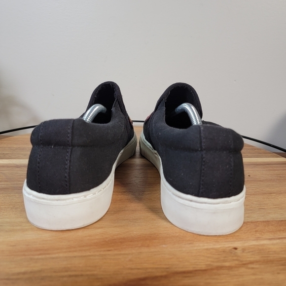 Soda Black Canvas Slip On Sneakers with Embroidered Patches Size 9 - Picture 13 of 15